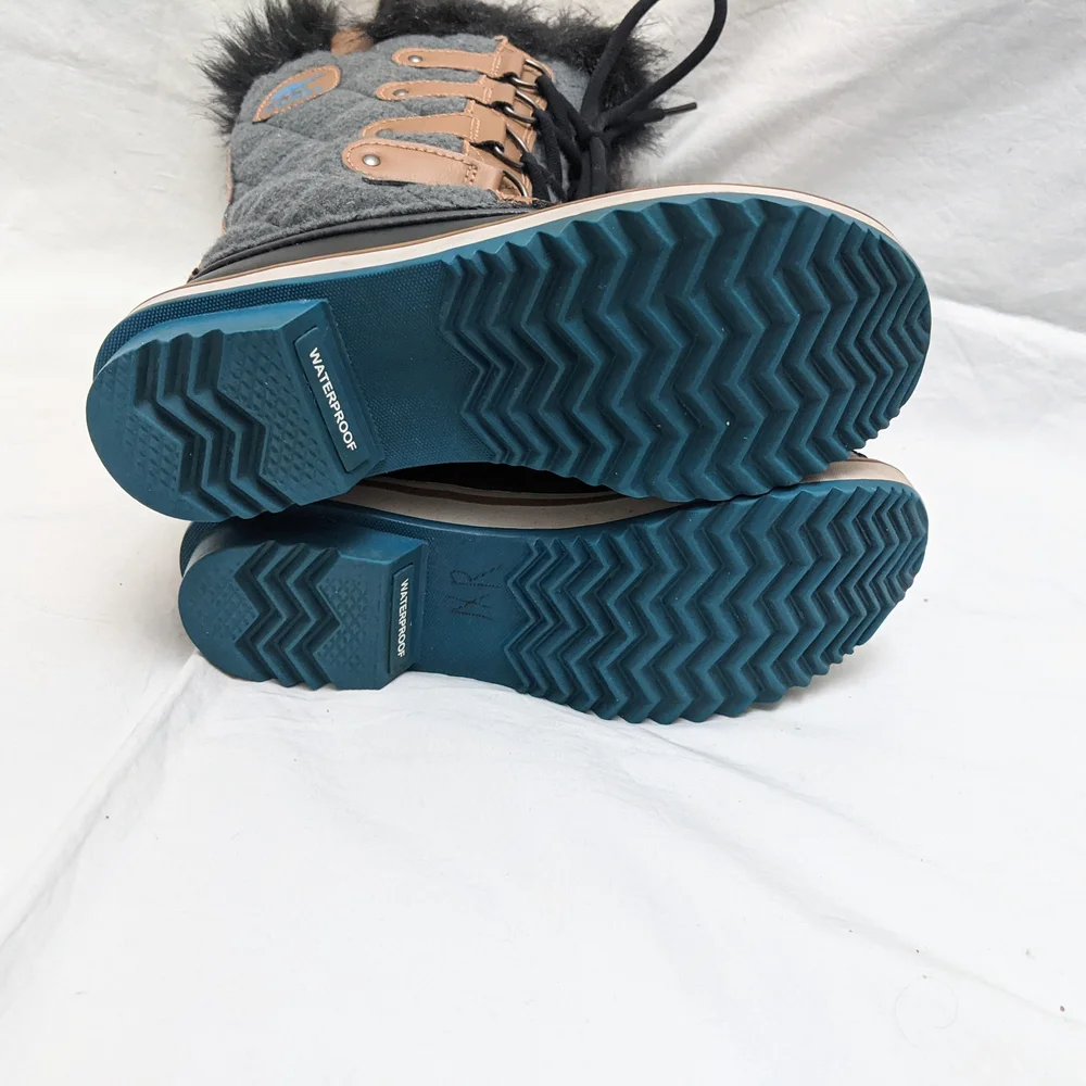 Sorel Women's/Big Girl Tofino Insulated Winter Boots Size 5